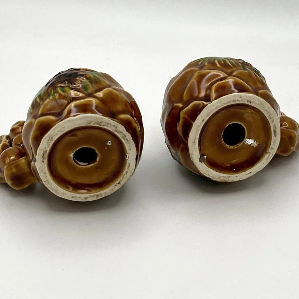 Vintage Ceramic Squirrel & Pinecone Salt & Pepper Shakers Woodland Cabin Kitsch